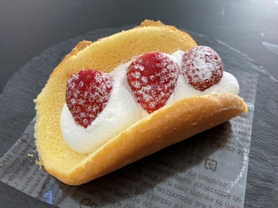 編集部任意記事│ファミリーマート「ふわふわケーキオムレット いちご」