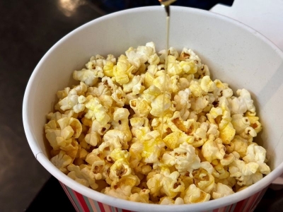 編集部任意記事｜TOHOシネマズの「北海道濃厚バターしょうゆ味ポップコーン」は 映画のおともに最適！