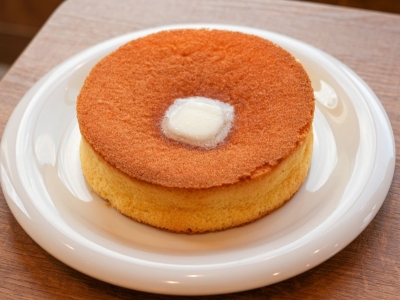 編集部任意記事｜15時から現れる幻のスイーツ！モスバーガー「ふんわりスフレパンケーキ」