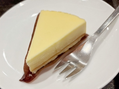 編集部任意記事｜口どけなめらか！上島珈琲店「湯蒸しチーズケーキ」
