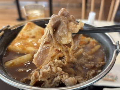 編集部任意記事｜4種の醤が織りなす旨辛スープ！すき家「牛・旨辛豆腐鍋定食」