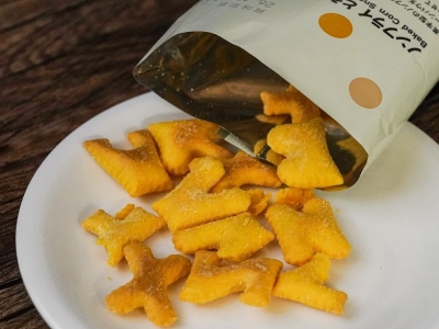 編集部任意記事｜アルファベット型がかわいい♪無印良品の「ノンフライ　とうもろこしのスナック」